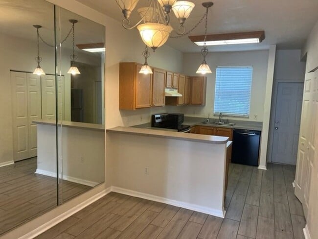 Photo - Spacious townhome in Kensington North