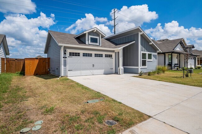 Photo - Thriving 3 Bedroom, 2 Bath Home in San Marcos Trace Community!