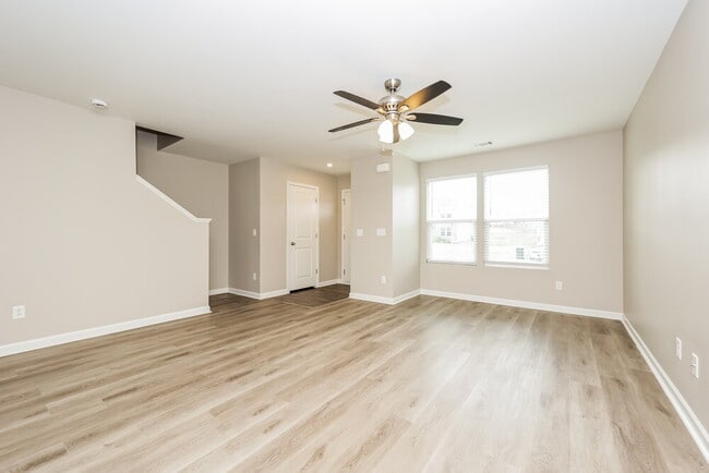 Photo - 106 Norwich Ct