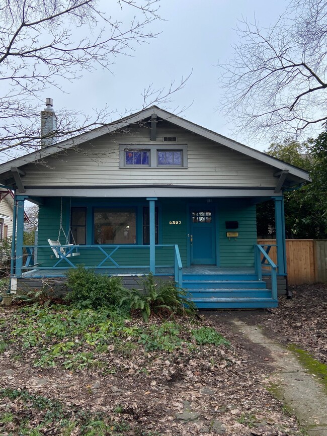 Building Photo - 2327 SE Elliott Avenue Rental