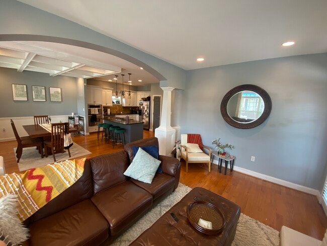 Photo - 1215 Pine St