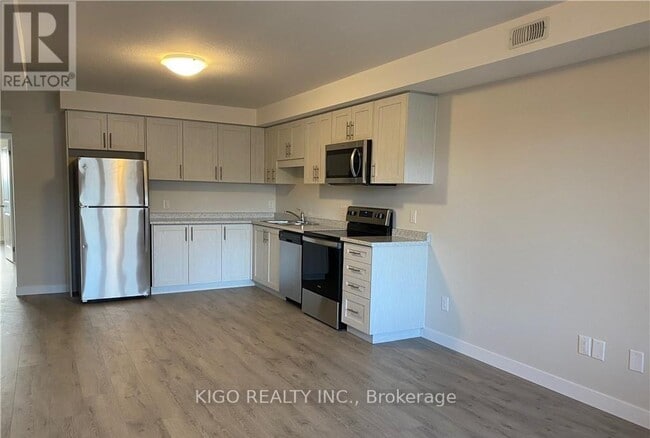 Photo - 160 Rochefort St.
