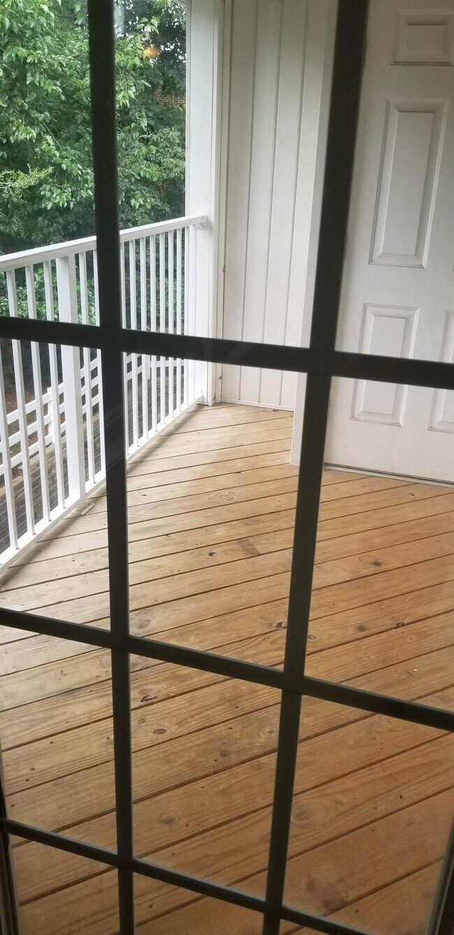Photo - 1501 Graduate Ln