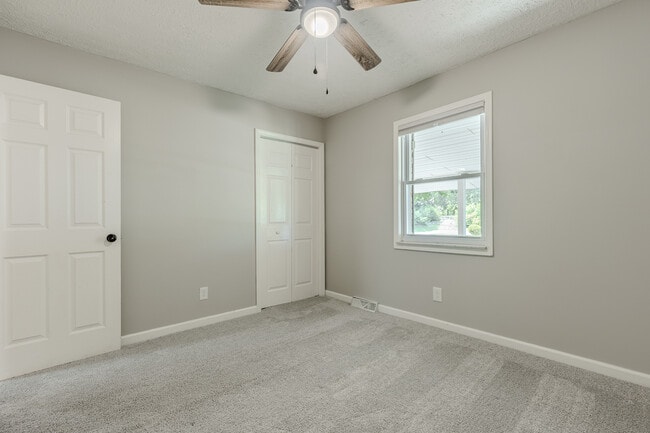 Photo - 343 Meadowview Dr