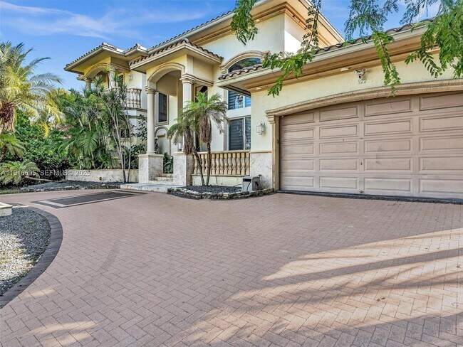 Photo - 922 Washington St