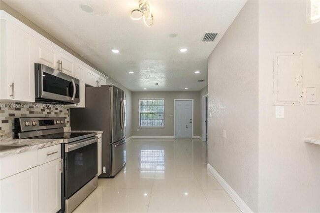 Photo - 270 NW 81st St.
