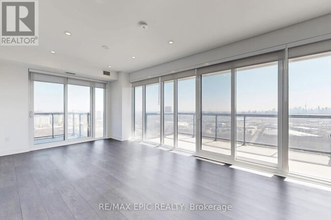 Photo - 30 Inn On The Pk Dr Unit 2809