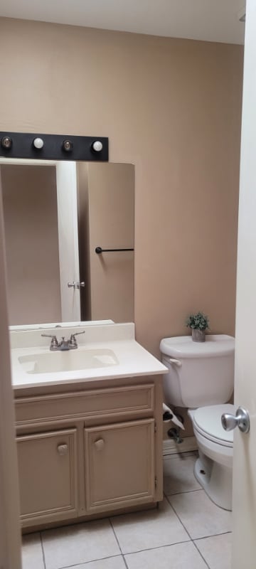 Photo - 1900 Lark Ave