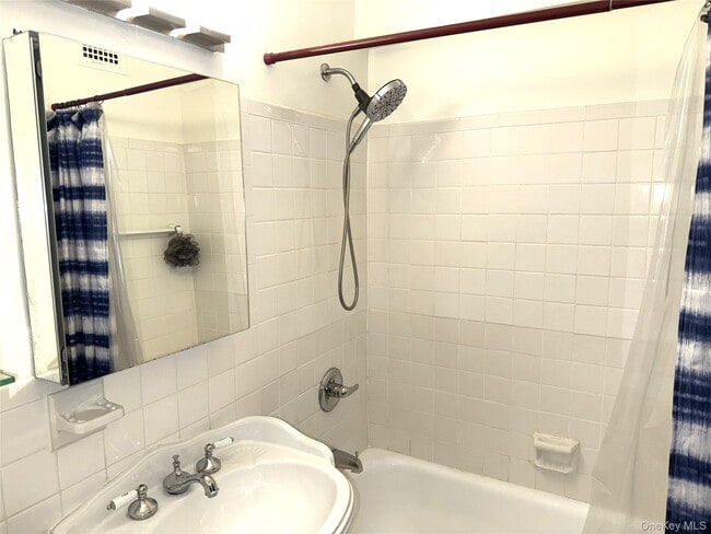Photo - 370 Westchester Ave Unit 4R