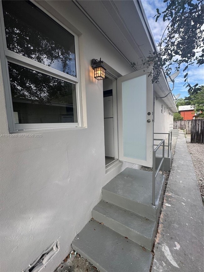 Photo - 53 NE 56th St Unit 3