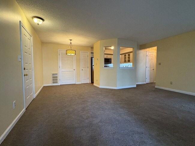 Photo - Charming 2-Bed, 2-Bath in Middletown, CT.