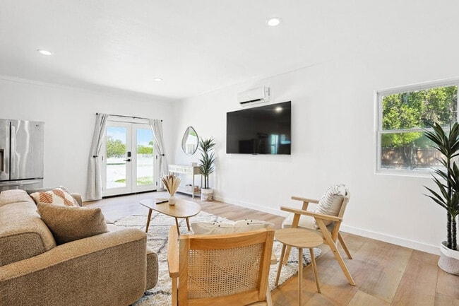 Photo - 3322 Darby Ln Unidad ID1056456P