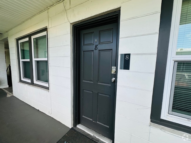 Building Photo - 14 21st St N Rental