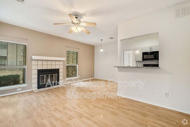Building Photo - 2520 Quarry Rd Unit #102 Rental