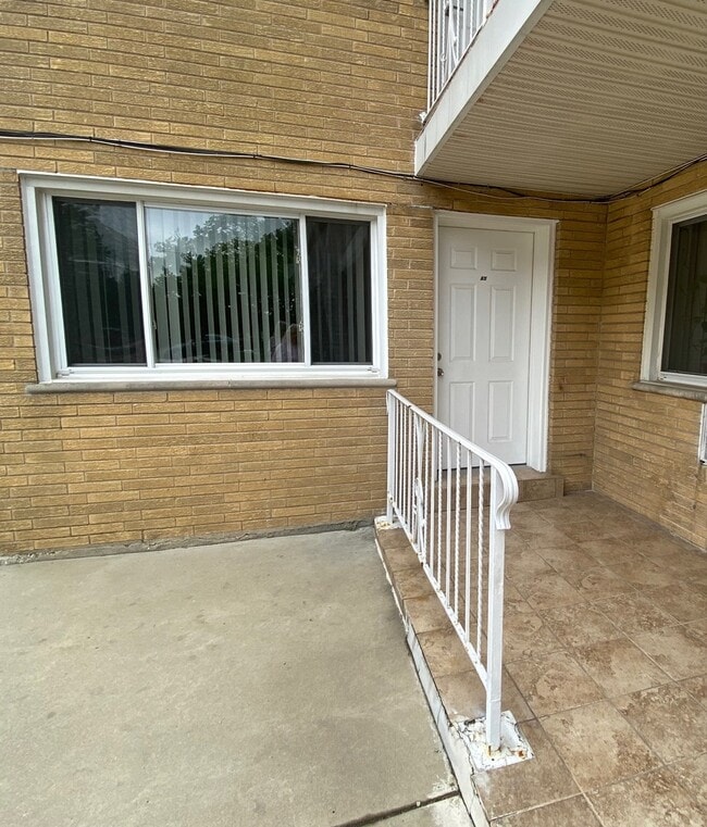 Photo - 4600 River Rd