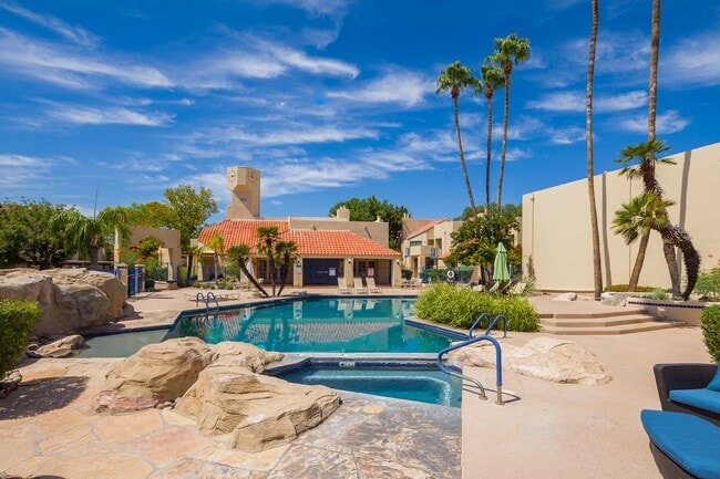 Building Photo - 2BR-2BATH  IN SOUGHT AFTER TWELVE HUNDRED ... Unit River 1200-H99 Rental