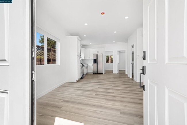 Photo - 18 Del Sol Ct