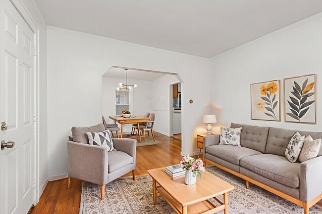 Photo - 4995 Anatole St