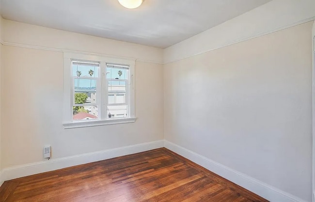 Photo - 315 E 15th St Unit 319