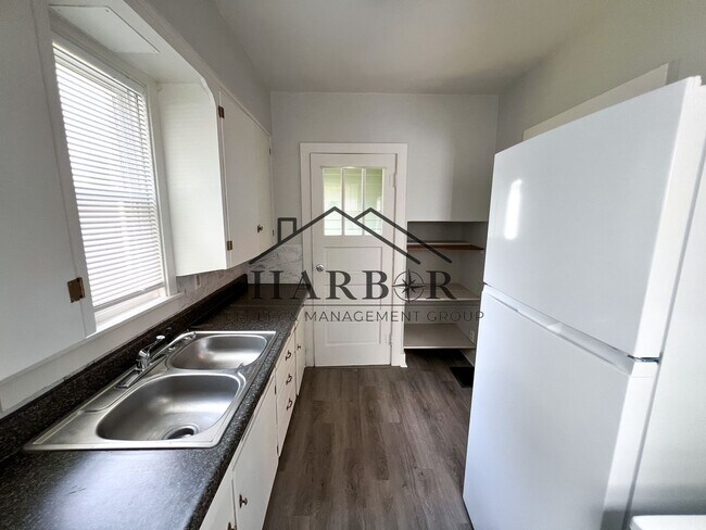 Photo - 527 Boone St Unit 1