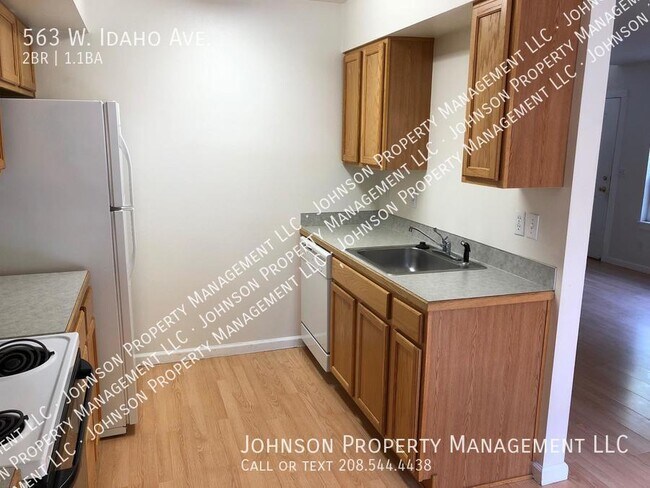 563 W Idaho Ave