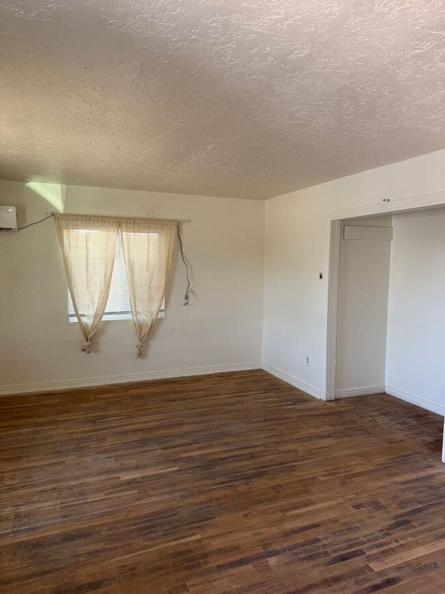 Photo - 1308 W Church St Unit B