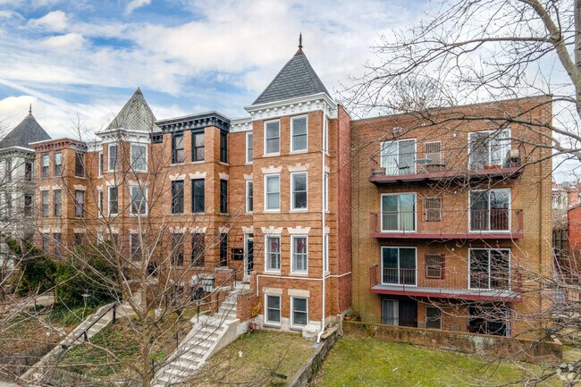Photo - 1682 Irving St NW Apartments