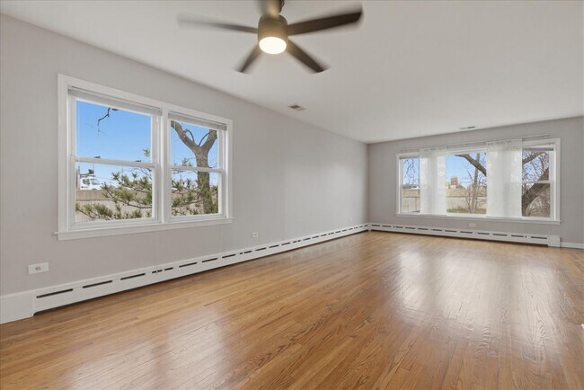 Photo - 3018 N Whipple St Unit 2