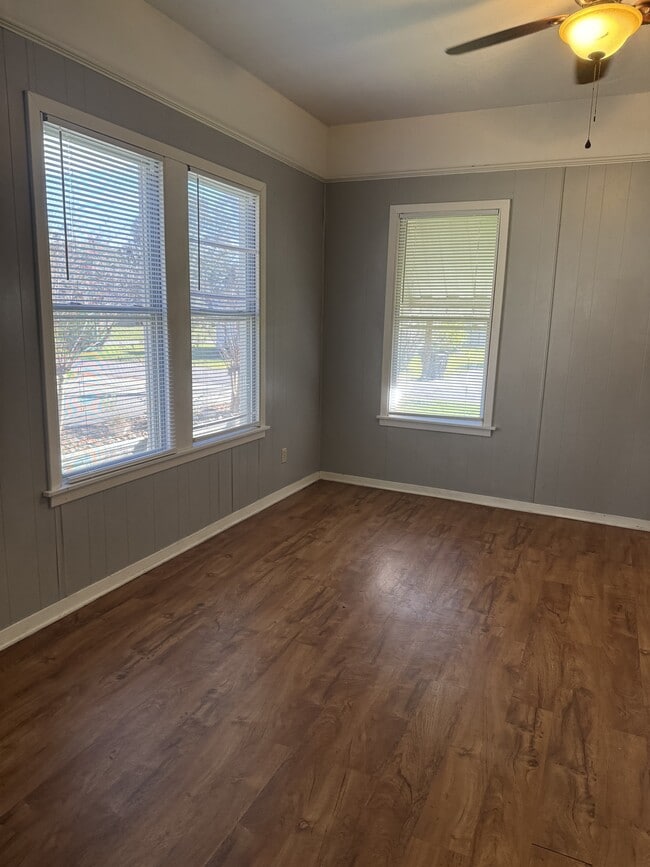 Photo - 1608 Elgin Ave