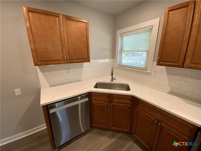 Photo - 809 E 12th Ave