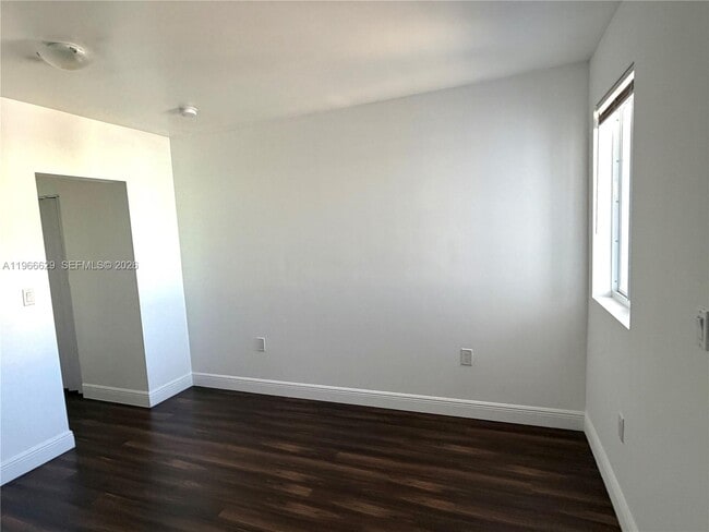 Photo - 540 NW 7th St Unit 4