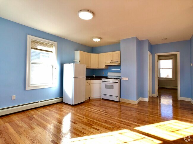 Building Photo - 180 Heath St Unit 2 Rental