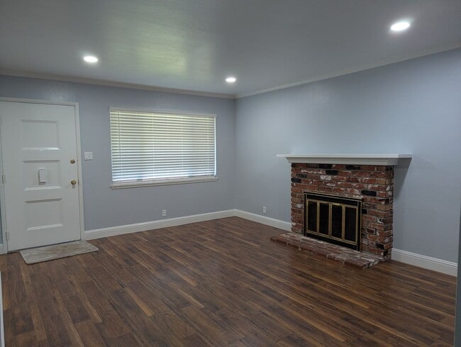 Photo - 5400 53rd Ave