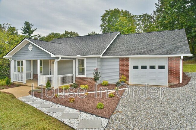Photo - 134 Goldview Rd
