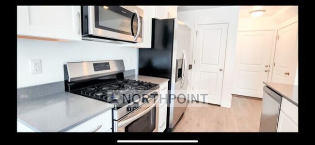 Photo - Beautiful 3BR 2BA Home w/ Quartz Kitchen and Garage in Herriman!