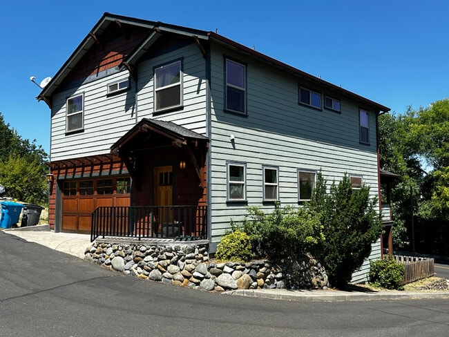 Photo - 449 Park Ridge Pl