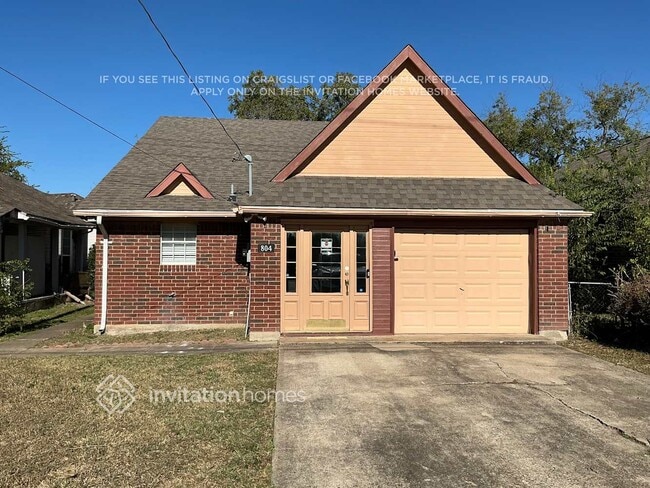 Building Photo - 804 E Aimee St