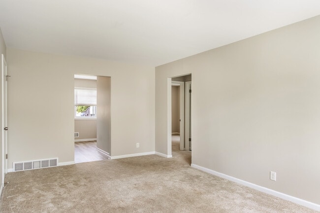 Photo - 147 S Grand Ave Unit 1