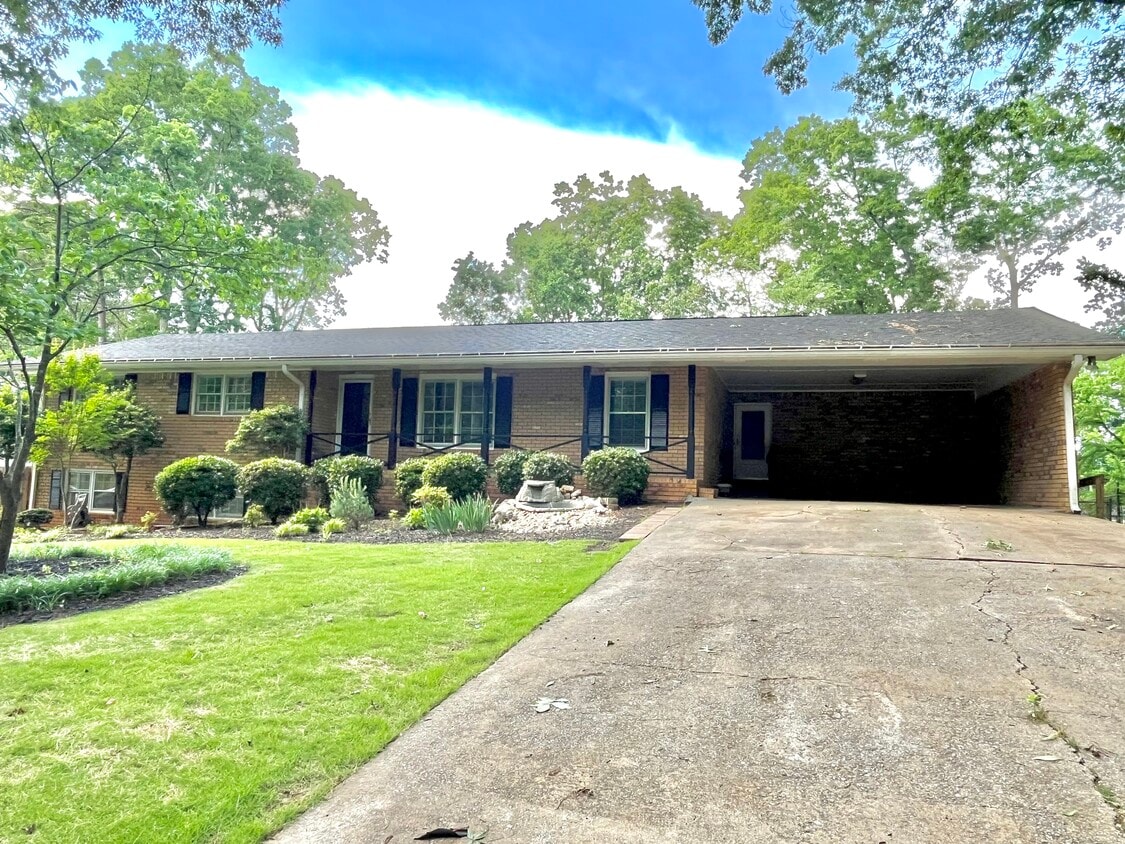 Photo - 2560 Due West Cir NW (Kennesaw, GA)