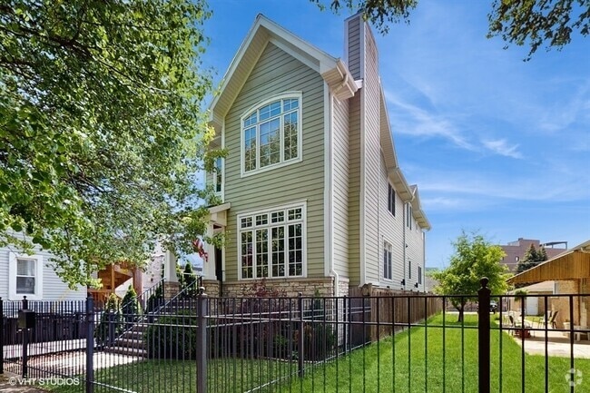 Building Photo - 2215 W Barry Ave Rental