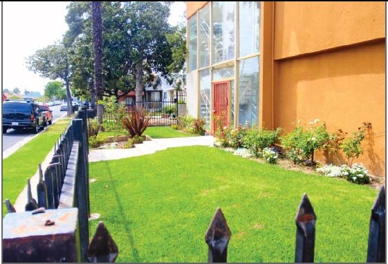 Photo - 411 E 97th St