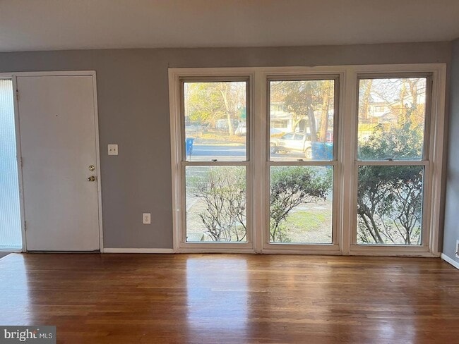 Photo - 6323 Fenton Ct