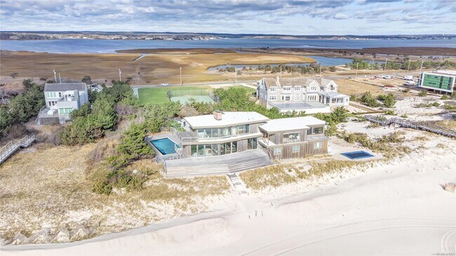 222 Dune Rd