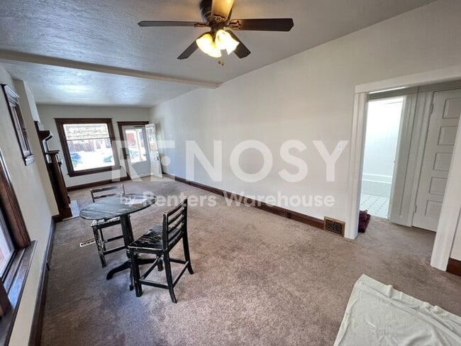 Building Photo - Charming 1 Bed / 1 Bath Duplex with basement Near Washington Park – Available Now!