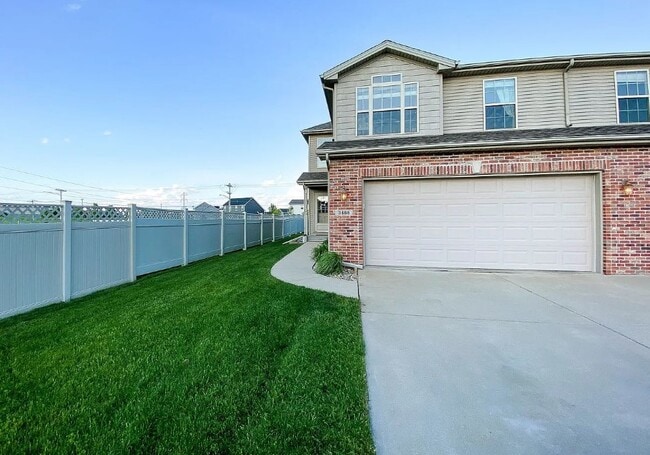 Building Photo - 3488 Horse Creek Dr