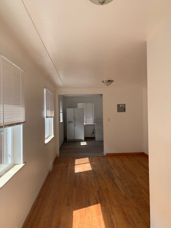 Photo - 1769 Clinton St