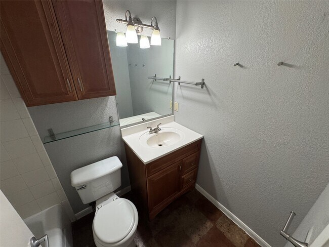 Photo - 3428 Willowrun Dr Unit 1