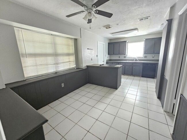 Photo - 3911 Brightwood Dr