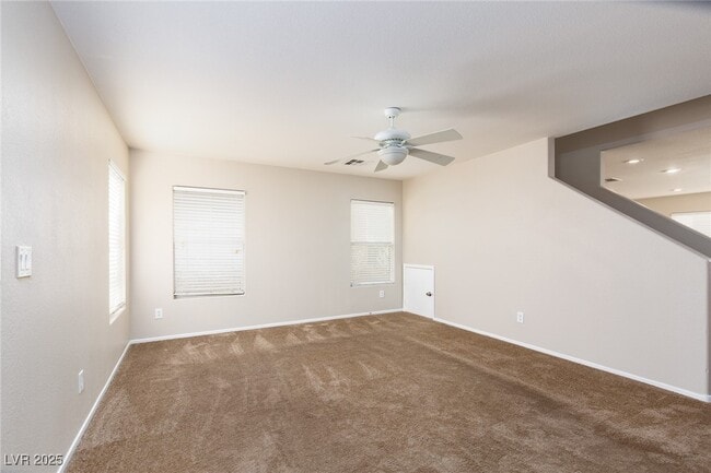 Photo - 723 St Aidans St