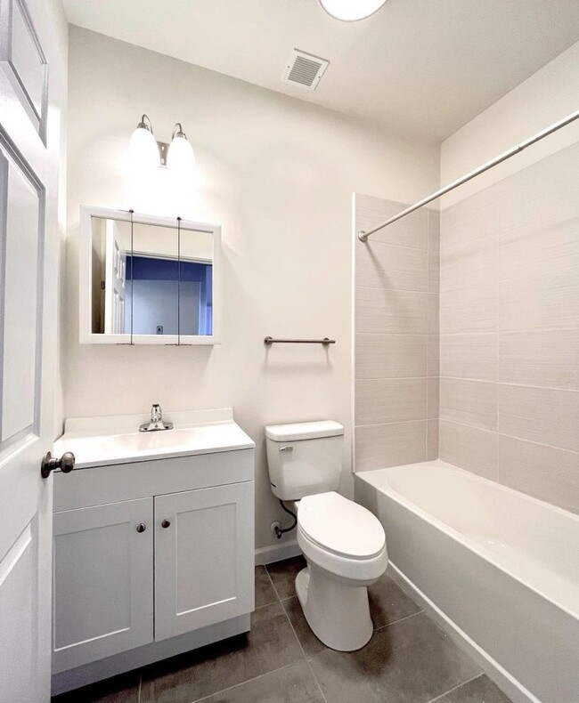 Photo - Bella Vista Ansonia Apartments